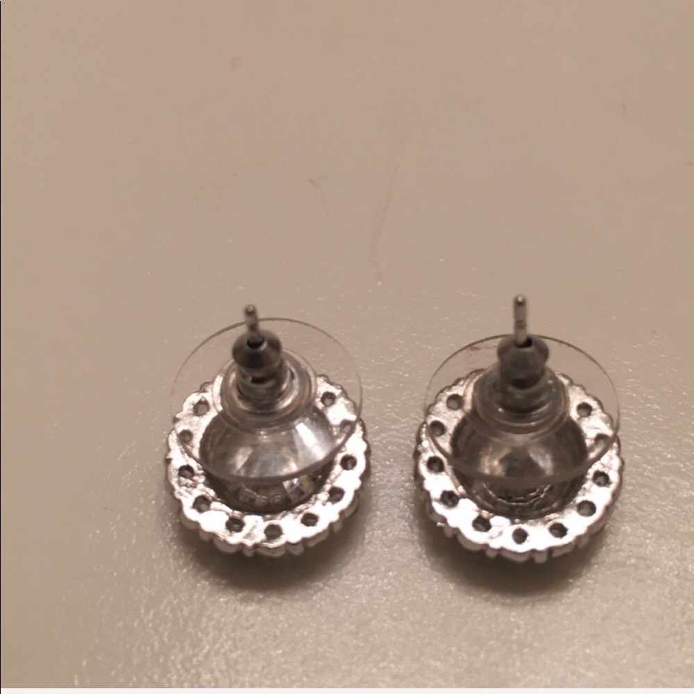 Earrings - Picture 2 of 6